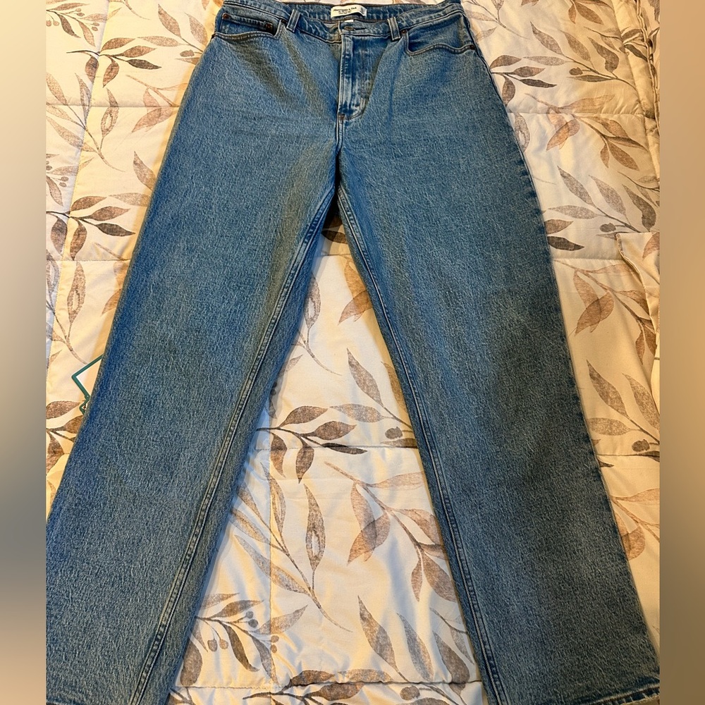 Abercrombie & Fitch The 90s Straight Ultra High Rise